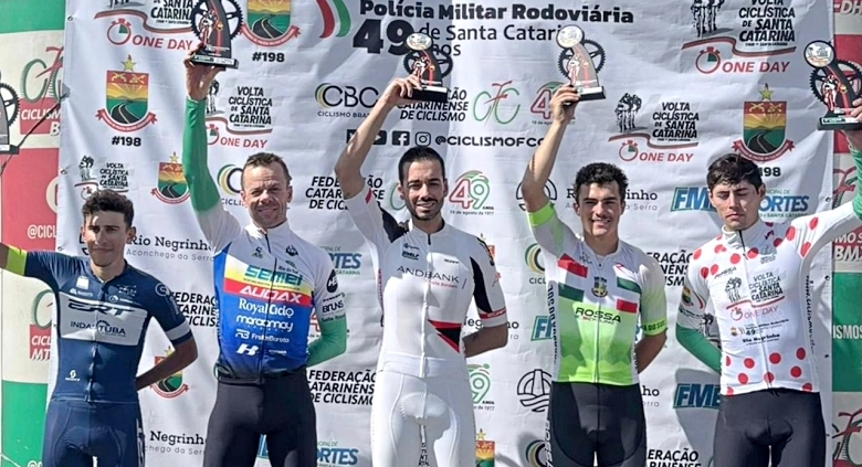 Renan Vieira vence etapa do Campeonato Catarinense de Ciclismo em Rio Negrinho